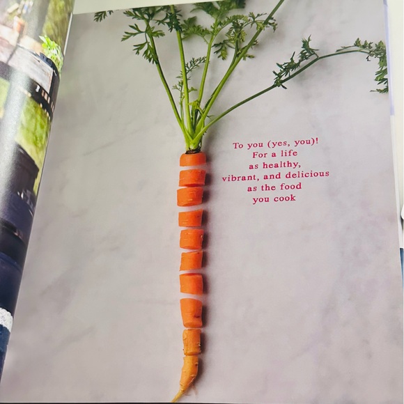 NEW The Family Cooks +100 Recipes Cookbook Hardcover Recipe Book - Picture 4 of 16